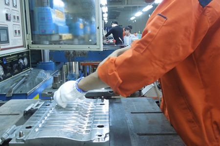 硅橡膠制品模壓生產(chǎn)線(xiàn) 硅橡膠制品模壓生產(chǎn)線(xiàn)