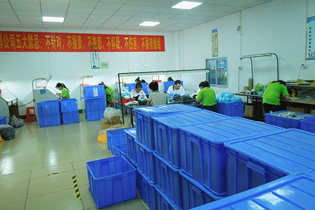 產(chǎn)品質(zhì)檢和包裝車(chē)間 產(chǎn)品質(zhì)檢和包裝車(chē)間